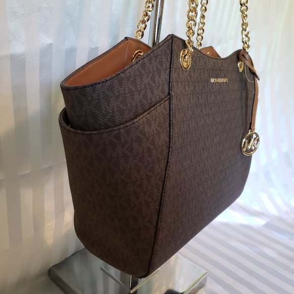 MICHAEL KORS JET SET TRAVEL LARGE SIGNATURE LOGO AND LOGO CHARM CHAIN SEMI LUX - Picture 3 of 6